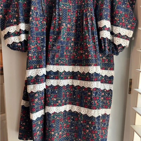 HUNTER BELL Jenkins Dress in Vintage Patchwork - Like New (XS) - Picture 14 of 15